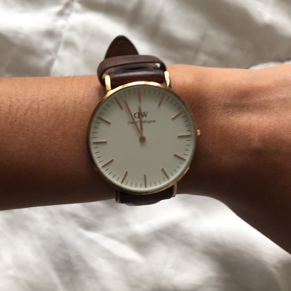 daniel wellington brown analog watch - Picture 7 of 9